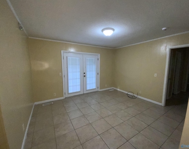 4022 Summerhill Drive Nw - Photo Thumbnail 4