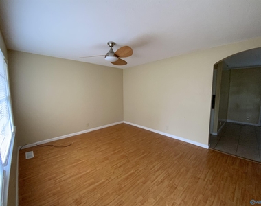 4022 Summerhill Drive Nw - Photo Thumbnail 1