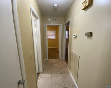 4022 Summerhill Drive Nw - Photo Thumbnail 10