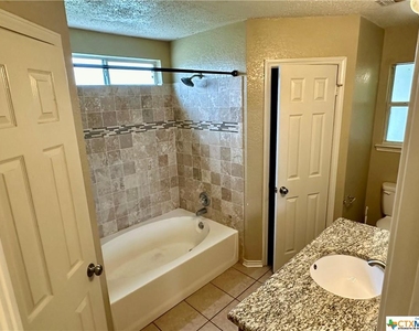 2207 Waterfall Drive - Photo Thumbnail 6