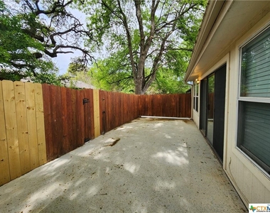 105 E Tanglewood Drive - Photo Thumbnail 38