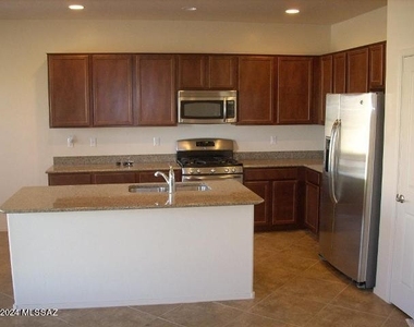 11423 N Adobe Village Place - Photo Thumbnail 1