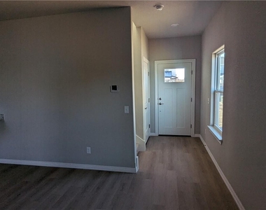 1605-1 Casuarina  Dr Unit #1 - Photo Thumbnail 3