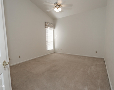 9305 E Cedar Waxwing Drive - Photo Thumbnail 10