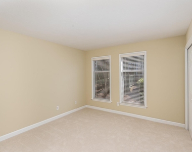 1011 Nicholwood Drive - Photo Thumbnail 13