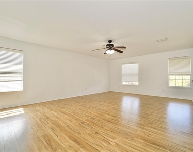 2901 Hudson Crossing - Photo Thumbnail 26