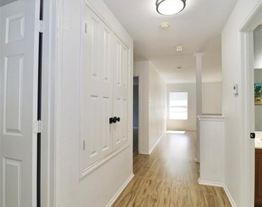 2901 Hudson Crossing - Photo Thumbnail 28