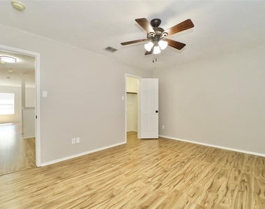 2901 Hudson Crossing - Photo Thumbnail 29