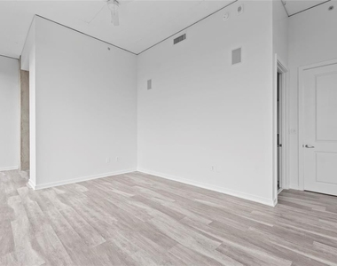 2728 Mckinnon Street - Photo Thumbnail 25