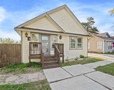 1122 S Oak Cliff Boulevard - Photo Thumbnail 2