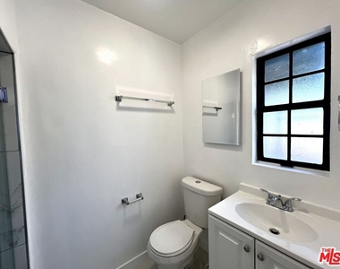 364 N San Vicente Blvd - Photo Thumbnail 9