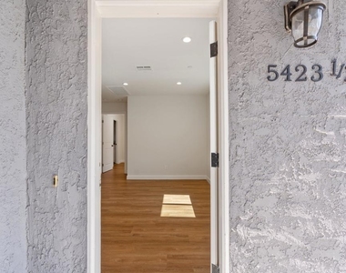 5423 Ash Street 1/2 - Photo Thumbnail 1