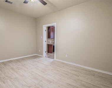 3318 Cactus Heights Lane - Photo Thumbnail 8