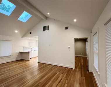 1419 Branard Street - Photo Thumbnail 10