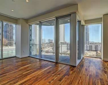 1600 Post Oak Boulevard - Photo Thumbnail 4