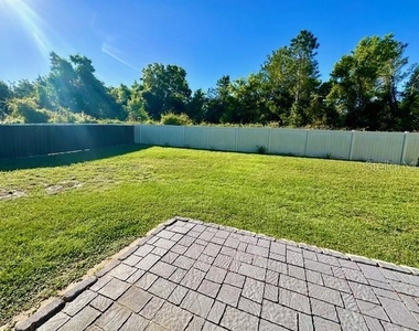 605 Red Mulberry Drive - Photo Thumbnail 24