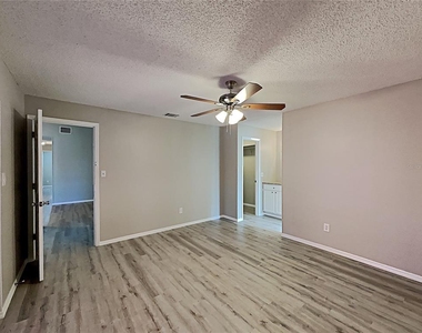 11532 Benbow Court - Photo Thumbnail 6