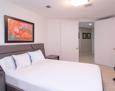 15901 Collins Ave - Photo Thumbnail 47