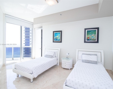 15901 Collins Ave - Photo Thumbnail 44