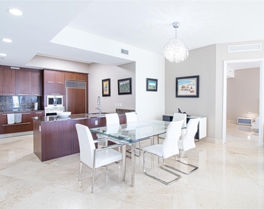 15901 Collins Ave - Photo Thumbnail 12