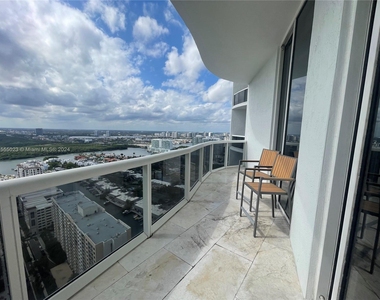 15901 Collins Ave - Photo Thumbnail 1