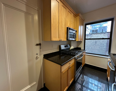 111 East 80th Street - Photo Thumbnail 6