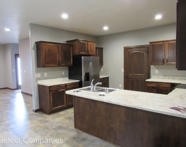 Tallgrass Cir - Photo Thumbnail 1