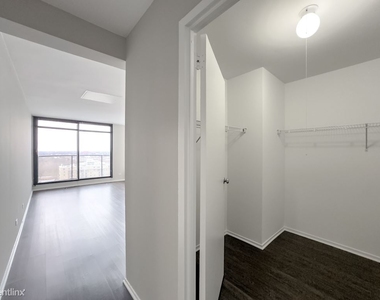 4334 N. Hazel, Unit A4081 - Photo Thumbnail 12