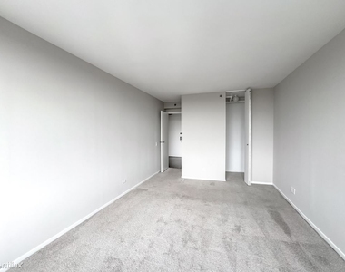 4334 N. Hazel, Unit A4081 - Photo Thumbnail 18