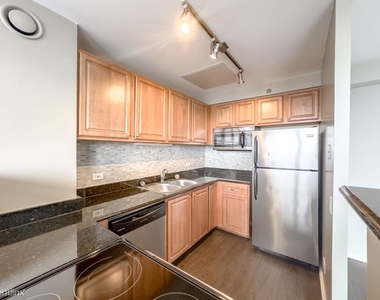 4334 N. Hazel, Unit A4081 - Photo Thumbnail 1