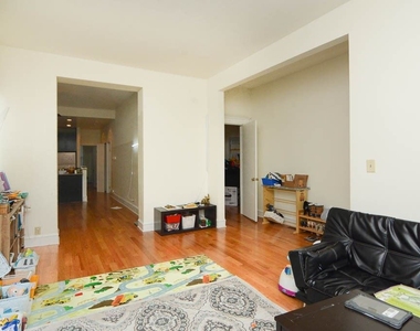 1451 W. Belle Plaine, Unit 4 - Photo Thumbnail 9