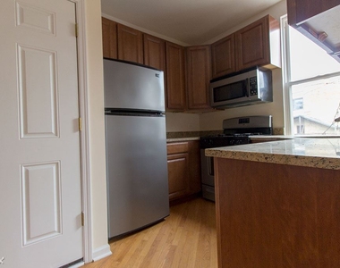 2513 N. Southport, Unit F-5 - Photo Thumbnail 2