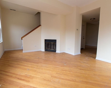 2513 N. Southport, Unit F-5 - Photo Thumbnail 7