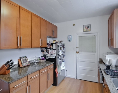 3509 N. Marshfield, Unit 4 - Photo Thumbnail 2