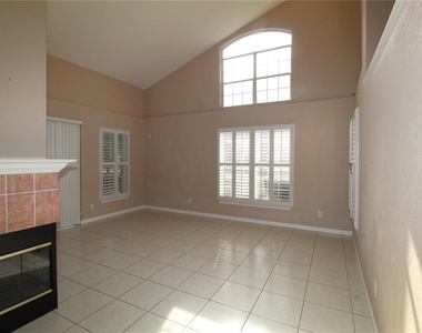 7412 Green Tree Drive - Photo Thumbnail 5