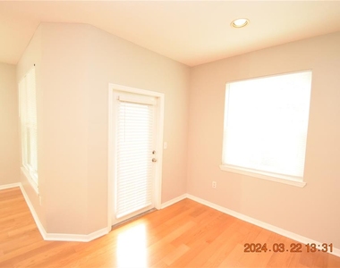 1810 E Palm Avenue - Photo Thumbnail 10