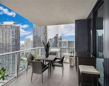 1010 Brickell Ave - Photo Thumbnail 18