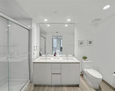 1010 Brickell Ave - Photo Thumbnail 27