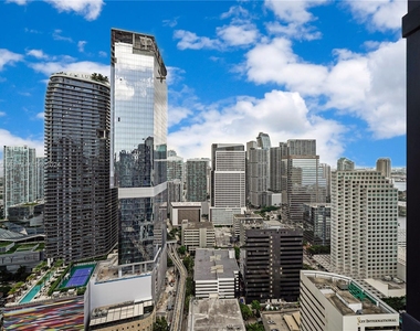 1010 Brickell Ave - Photo Thumbnail 15