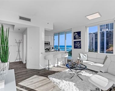 6515 Collins Ave - Photo Thumbnail 24