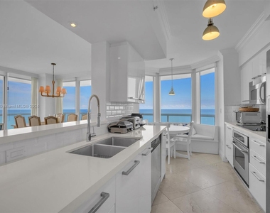 6365 Collins Ave - Photo Thumbnail 12