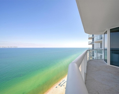 6365 Collins Ave - Photo Thumbnail 2