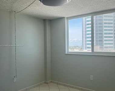 6969 Collins Ave - Photo Thumbnail 12