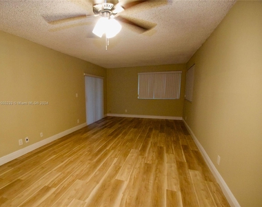 189 Lakeview Dr - Photo Thumbnail 2