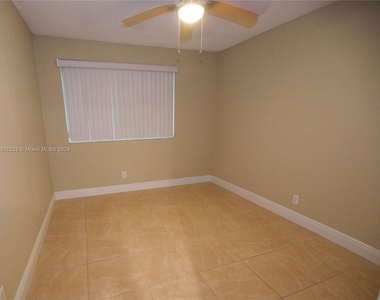 189 Lakeview Dr - Photo Thumbnail 6