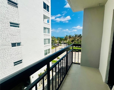 6444 Collins Ave - Photo Thumbnail 20