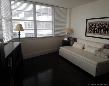 801 Brickell Bay Dr - Photo Thumbnail 9