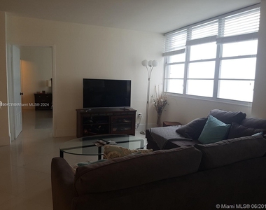 801 Brickell Bay Dr - Photo Thumbnail 11