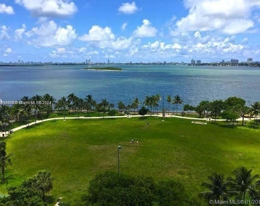 1900 N Bayshore Dr - Photo Thumbnail 2