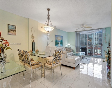 3113 S Ocean Dr - Photo Thumbnail 11